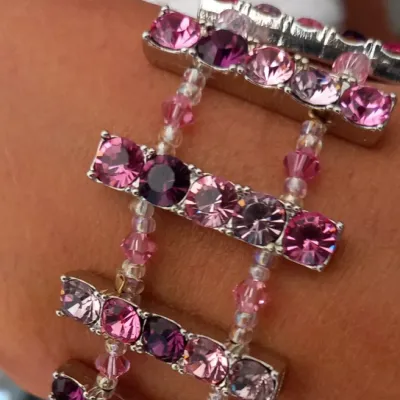 Bracelet réalisé avec cristal Swarovski.